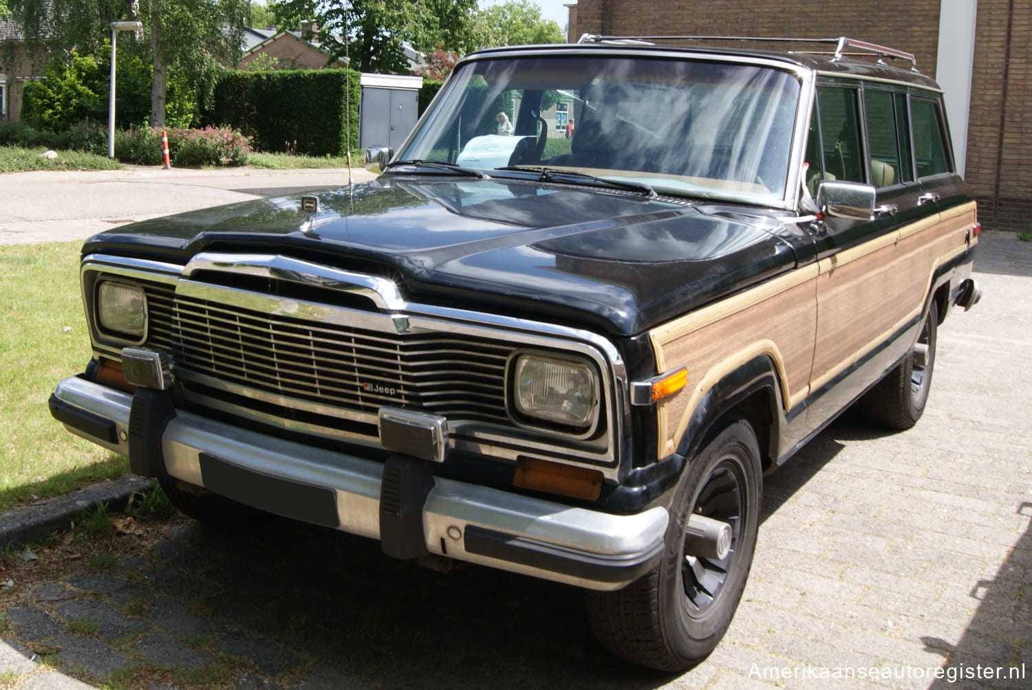 Jeep Grand Wagoneer uit 1984